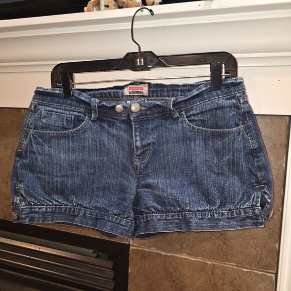 NO BOUNDARIES NOBO Sz11 Y2K VINTAGE Side Button Hems Gold Studs 90's Jean Shorts - Picture 2 of 11